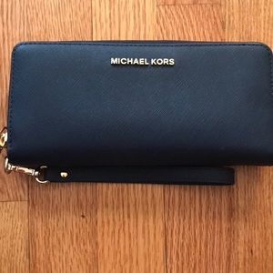 Large jetset navy blue Michael Kors wallet